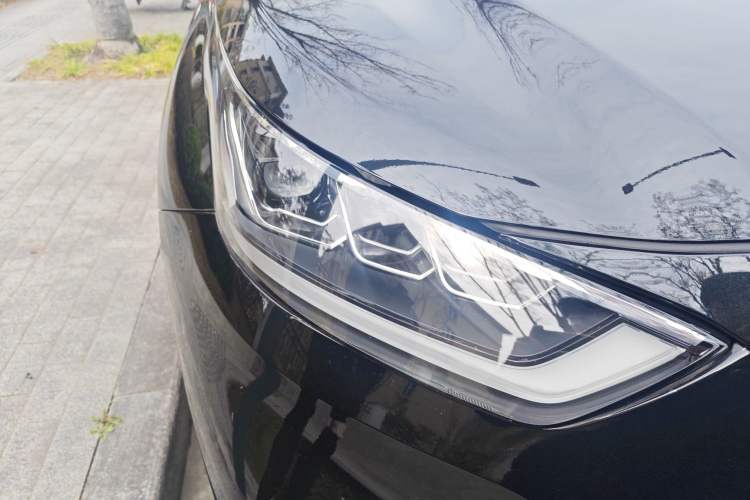 Used Toyota Highlander 2024 2.5L Smart Electric Hybrid Dual-Engine Four-Wheel Drive Prestige Version – 7 Seats Right Front Headlight