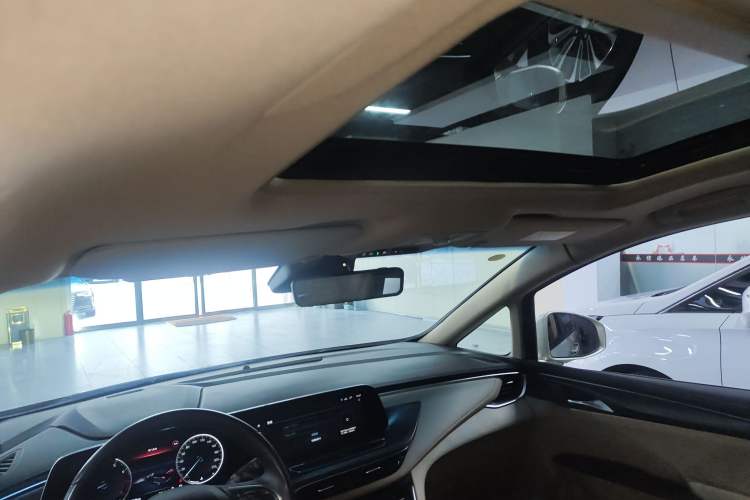 Used Buick GL8 2021 ES Landtrek 653T Luxury Model Headliner