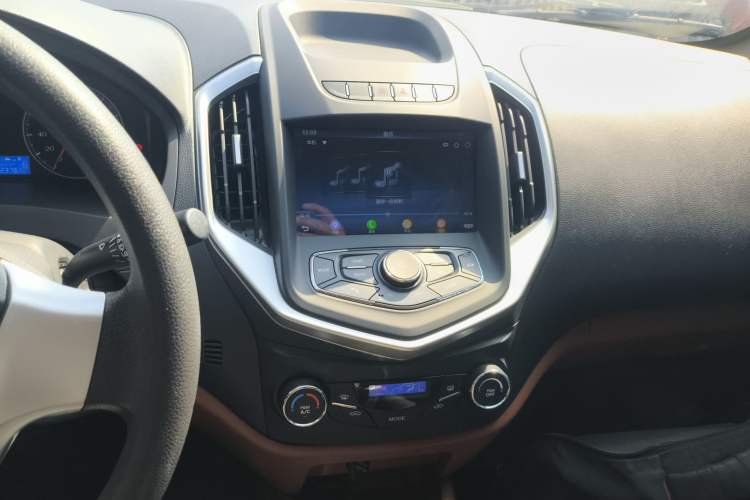 Used Geely Auto Diamond 2017 1.5L Manual Value-Added Model Audio And AC Panel