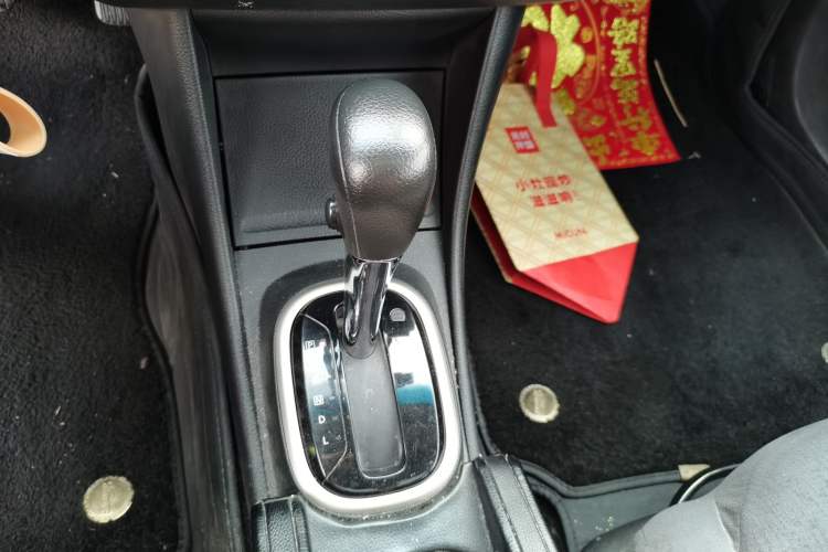 Used Nissan Sylphy 2019 Classic 1.6XE+ CVT SmartConnect Leading Edition Gear Lever