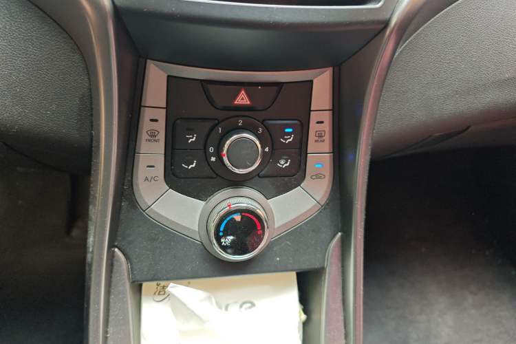 Used Hyundai Elantra (5th Generation / Langdong) 2012 1.6L Manual Fashion Edition
