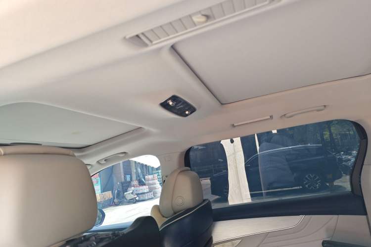 Used Roewe iMAX8 2021 400TGI Supreme Series Prestige Edition