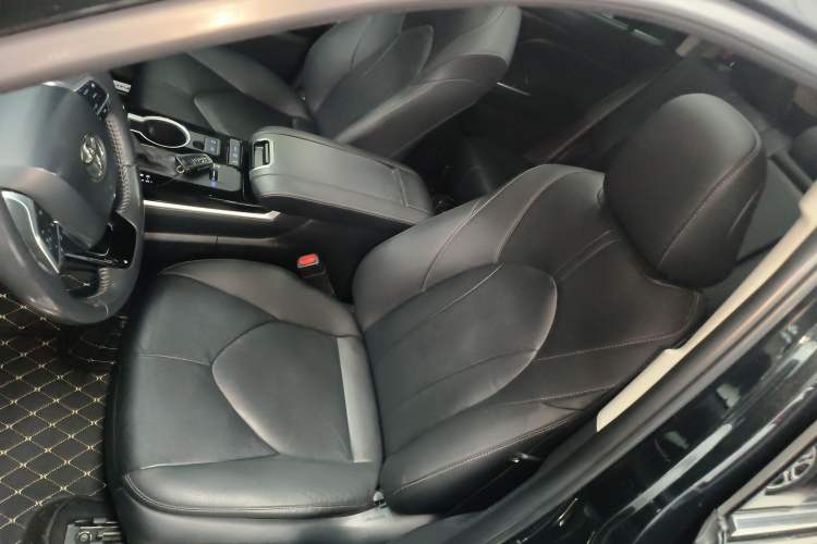 Used Toyota Highlander 2022 Dual-Engine 2.5L Four-Wheel Drive Prestige Version 7 Seats
