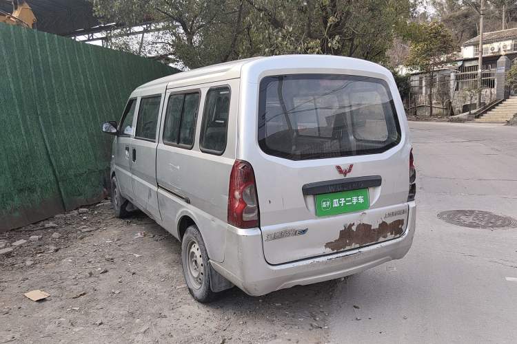 Used Wuling Rongguang EV 2020 Basic Version 7-Seater 300 km
