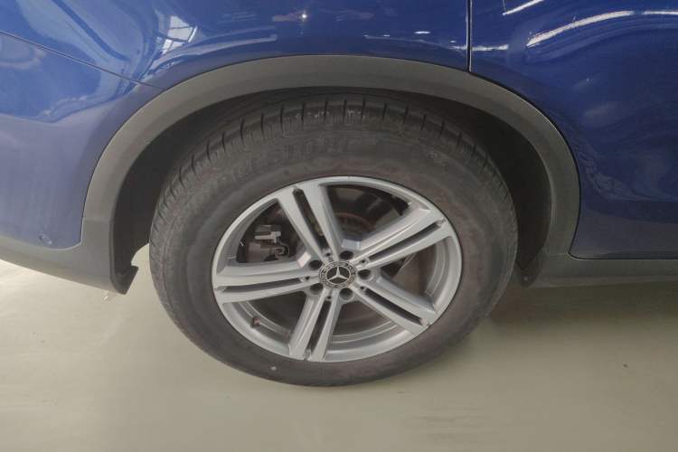 Used Mercedes-Benz GLC 2020 GLC 260 L 4MATIC Luxury Model Exterior 5