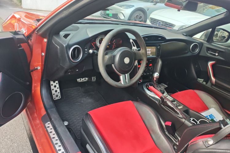 Used Toyota 86 2013 2.0L Automatic Luxury Version
