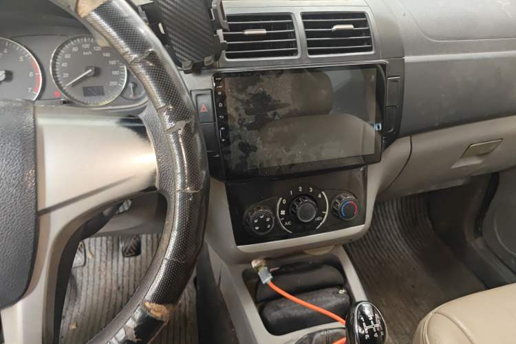 Used BAIC Weiwang M20 2014 1.5L Basic Version BJ415B Audio And AC Panel