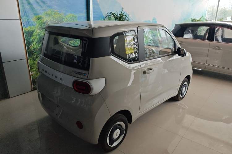 Used Wuling Hongguang MINIEV 2024 3rd Generation 215km Youth Edition Rear Right 45 Deg