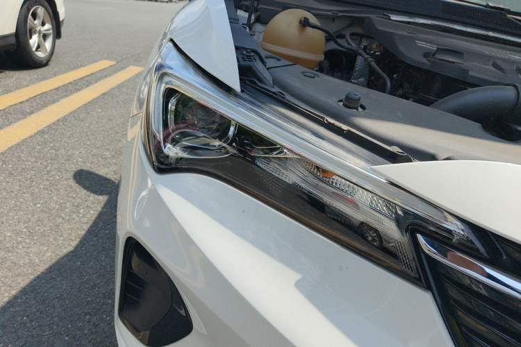 Used Buick Verano 2023 Pro Enjoyment Edition Right Front Headlight