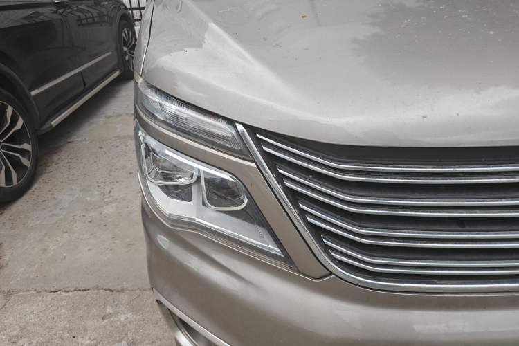 Used FORTHING Lingzhi 2019 Facelifted M5L 1.6L 7-Seater Base Model China VI Standard