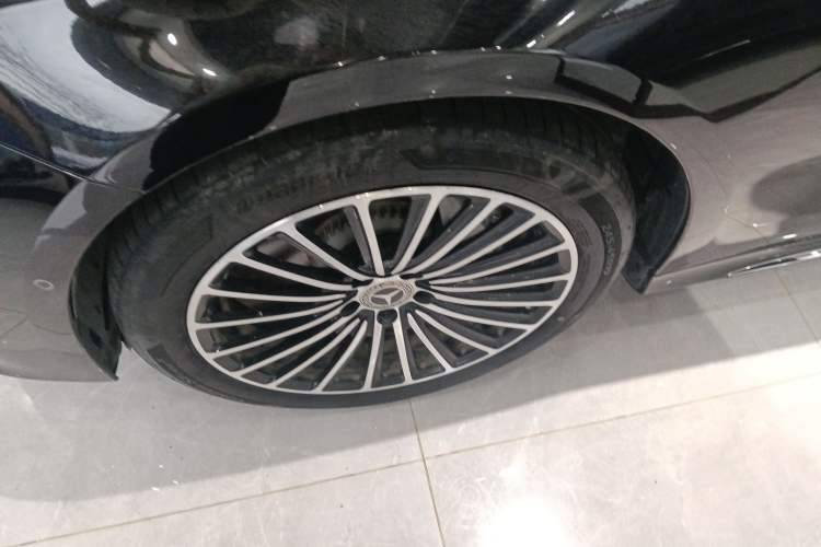 Used Mercedes-Benz E-Class 2024 E 300 L Luxury Model Left Front Wheel Hub