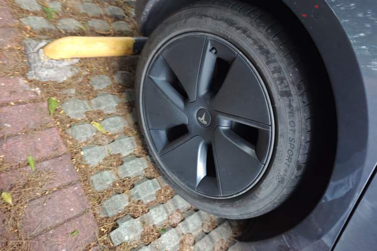 Used Tesla Model 3 2021 Revised Version Standard Range Rear-Wheel Drive Upgraded Edition 3D1 Right Rear Wheel Hub