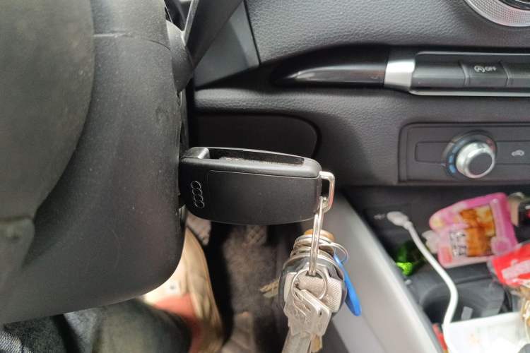 Used Audi A3 2019 Limousine 35 TFSI Fashion Edition China VI Emission Standard Vehicle Key