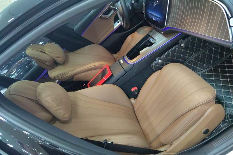 Used Mercedes-Benz E-Class 2024 E 300 L Stylish Model
