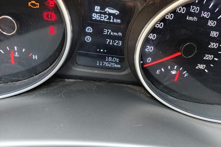 Used Kia Sportage R 2015 2.0L Manual Two-Wheel Drive GL Model
