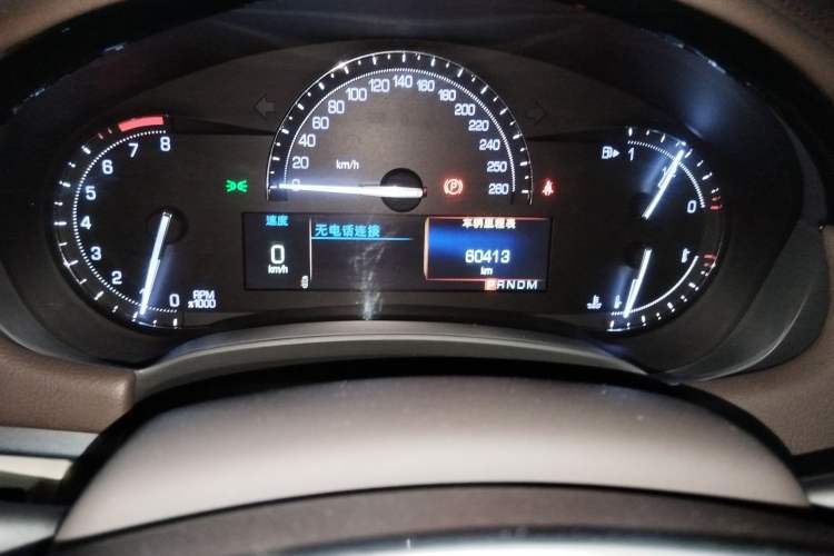 Used Cadillac XTS 2017 28T Tech Edition Odometer Close Up