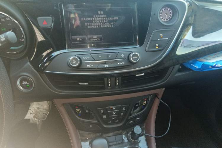 Used Buick Envision 2014 28T Four-Wheel Drive Elite Model Audio And AC Panel