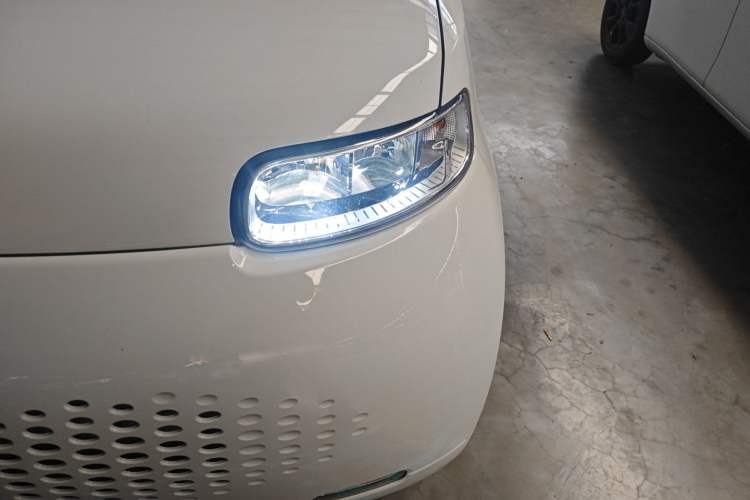 Used ORA White Cat 2022 Upgraded Model 305km Range Luxury Version Lithium-Ion Battery Left Front Headlight