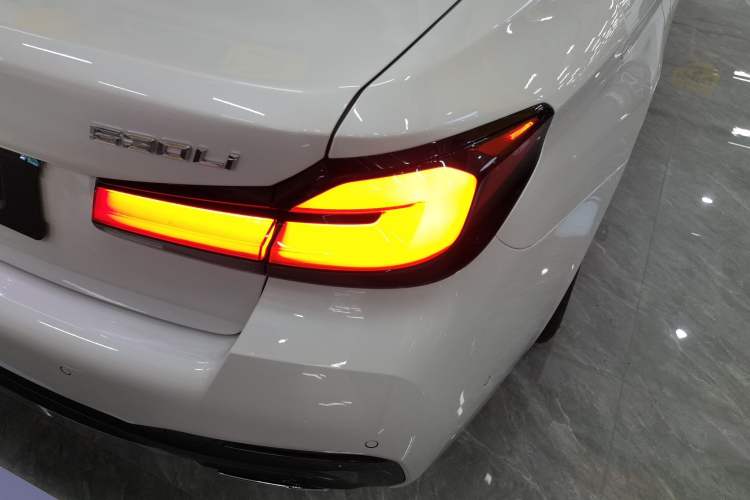 Used BMW 5 Series 2023 530Li Leading Model M Sport Package Right Rear Taillight