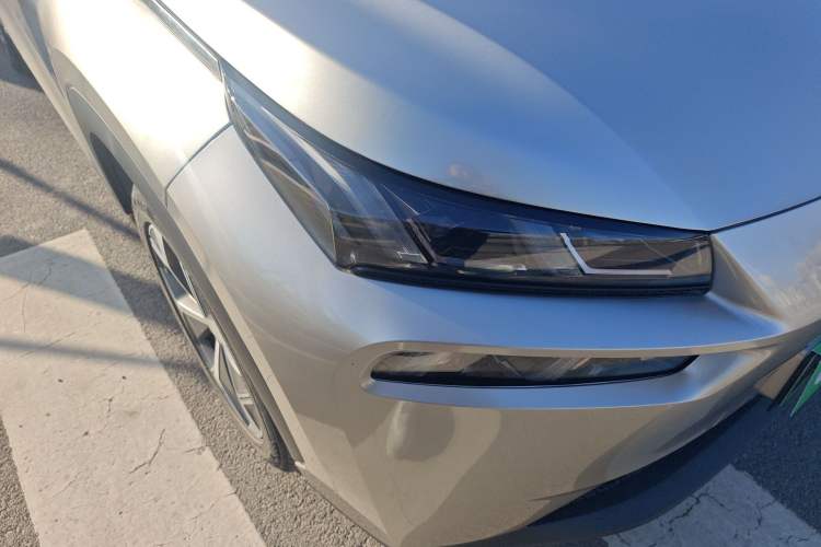 Used AION V 2021 Plus 70 Smart Edition Lithium Iron Phosphate Right Front Headlight