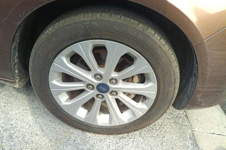 Used Ford Escort 2015 1.5L Automatic Fashion Model
