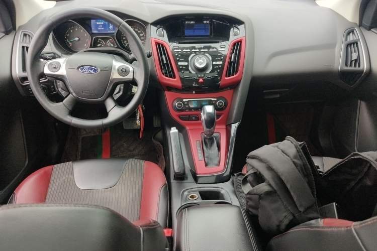 Used Ford Focus 2012 Hatchback 2.0L Automatic Luxury Sport Model