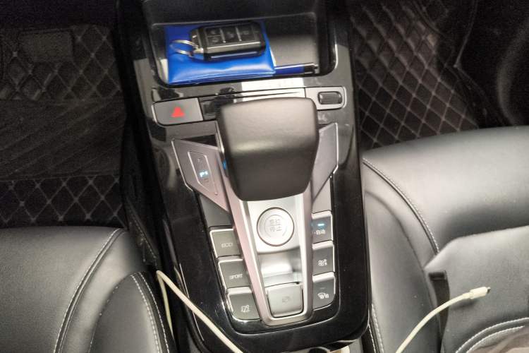 Used BYD Yuan New Energy 2019 EV535 Smart Connect Trendsetting Model Gear Lever