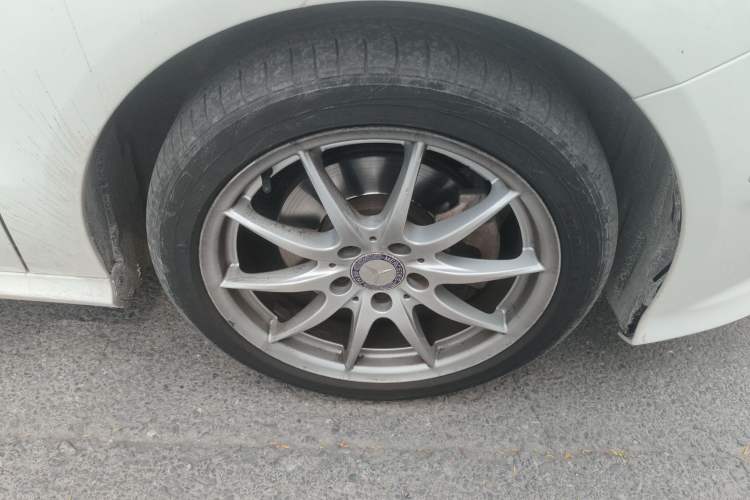 Used Mercedes-Benz B-Class 2015 B 200 Sport Edition Right Front Wheel Hub