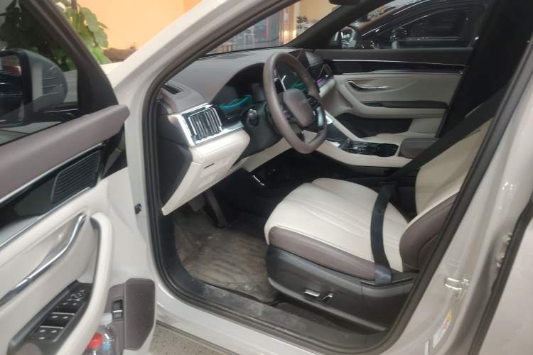 Used BYD Song PLUS New Energy 2025 EV Intelligent Driving Version 520km Premium Model
