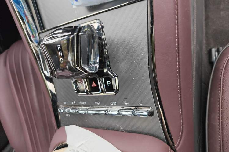 Used Denza Z9GT 2024 1100 Four-Wheel Drive Max Edition Gear Lever