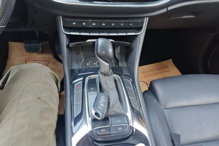 Used MG HS 2018 20T Automatic Two-Wheel Drive Hormone Dynamic Edition China V Standard Gear Lever