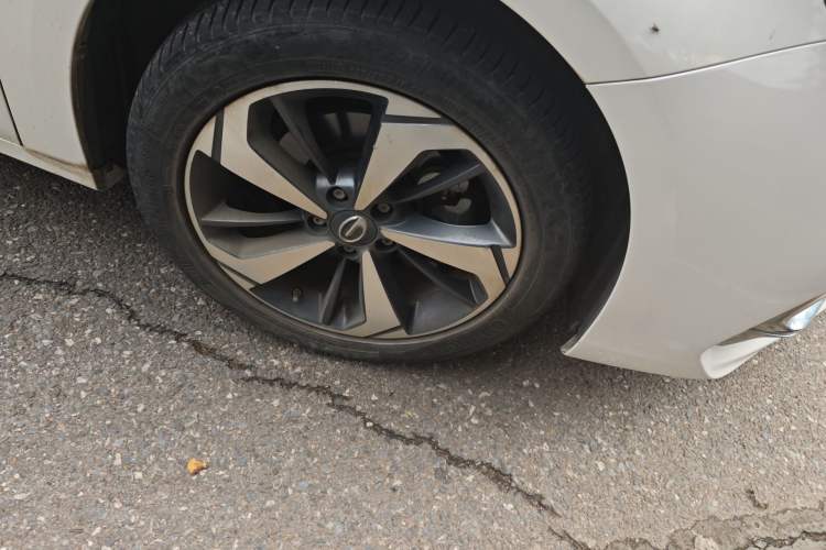 Used GAC Trumpchi GA6 2019 270T Automatic Prestige Edition Right Front Wheel Hub