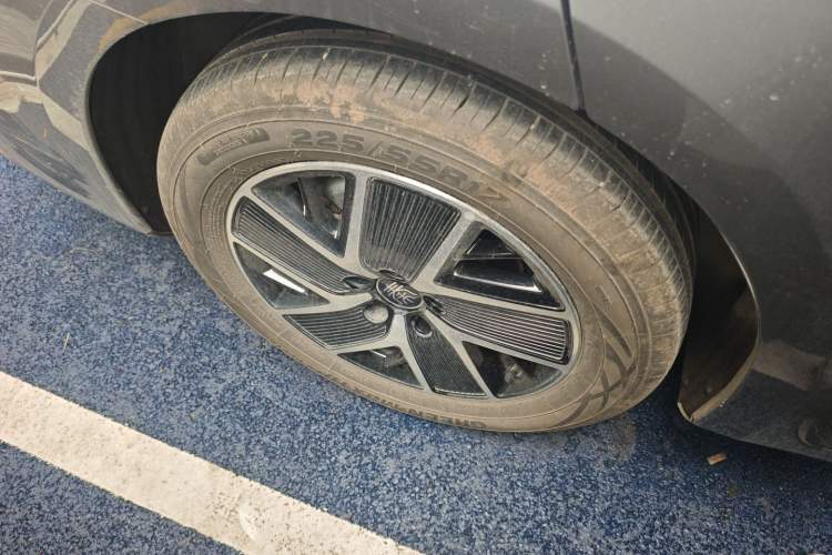 Used BYD Qin L 2025 DM-i Smart Drive 120KM Superior Model Right Rear Wheel Hub