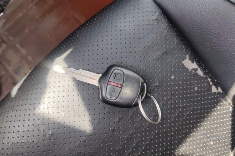 Used Mitsubishi ASX 2013 2.0L CVT Two-Wheel Drive Elite Edition Interior 1