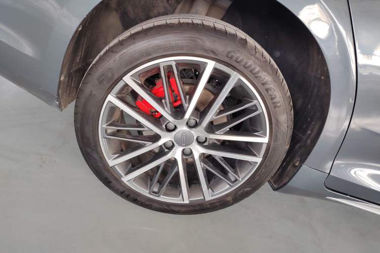 Used Geely Auto Preface 2021 Revised Version 2.0TD Luxury Edition Right Rear Wheel Hub
