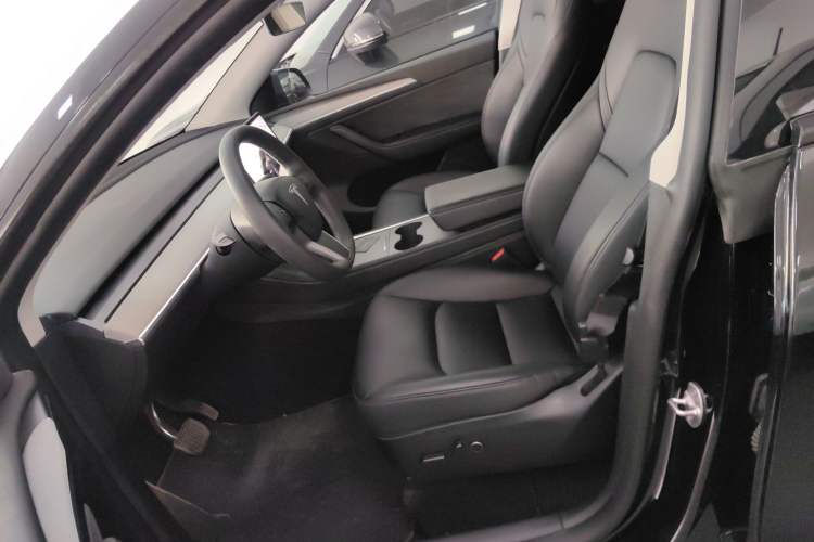 Used Tesla Model Y 2023 Rear-Wheel-Drive Version