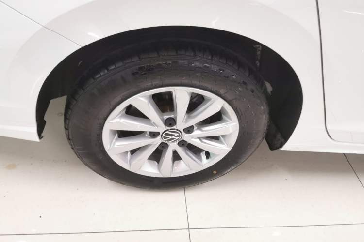 Used Volkswagen Bora 2023 200TSI DSG Comfort Edition Right Rear Wheel Hub