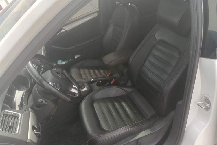 Used Volkswagen Sagitar 2013 2.0 TSI GLI Left Front Seat