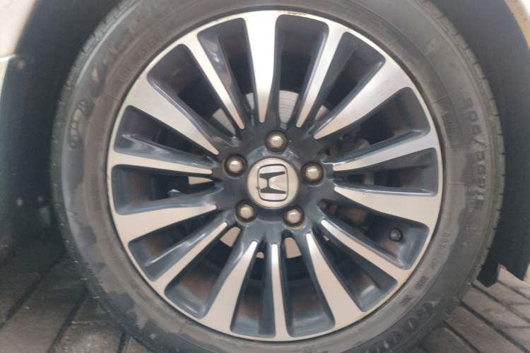 Used Honda Crider 2013 1.8L automatic luxury edition
