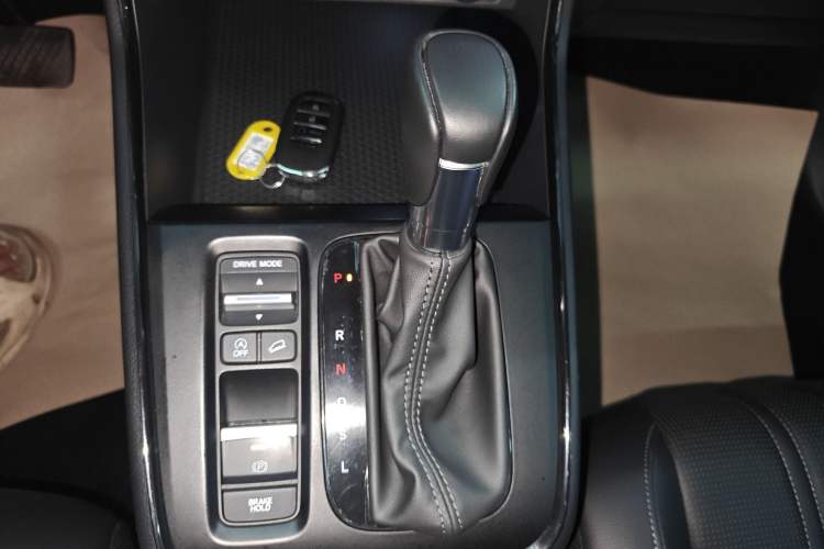 Used Honda Breeze 2025 240TURBO Two-Wheel-Drive Luxury Edition 5 Seats Gear Lever