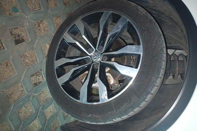 Used Volkswagen Tiguan L 2020 330TSI Automatic Two-Wheel Drive R-Line Flagship Version China VI Standard
