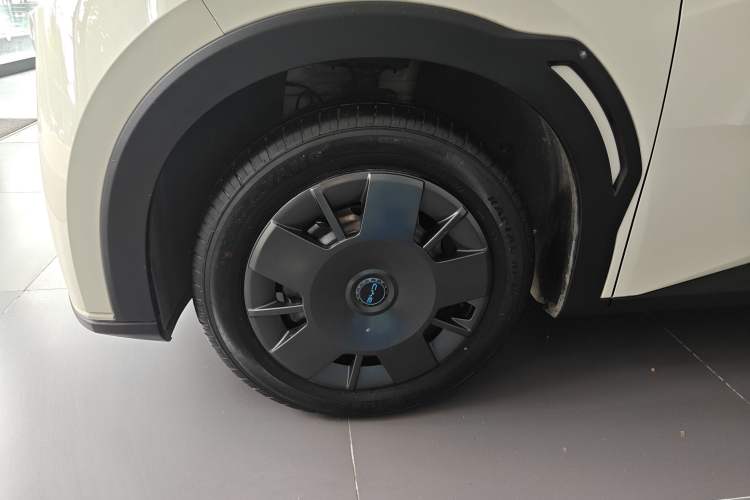 Used BYD Seagull 2025 Intelligent Driving Version 305 km Dynamic Edition Left Front Wheel Hub