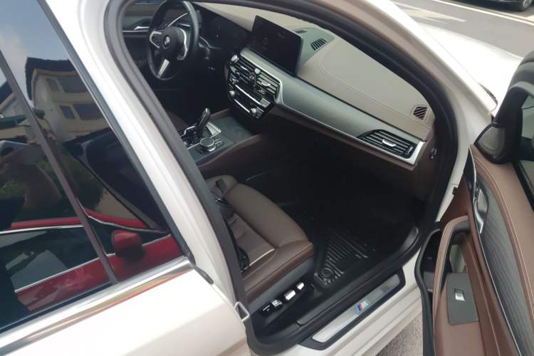 Used BMW 5 Series 2022 Second Facelift 530Li Luxury Version M Sport Package
