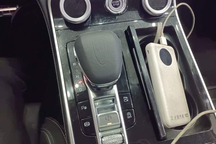 Used Hongqi H9 2020 2.0T Smart Connect Flagship Edition Gear Lever