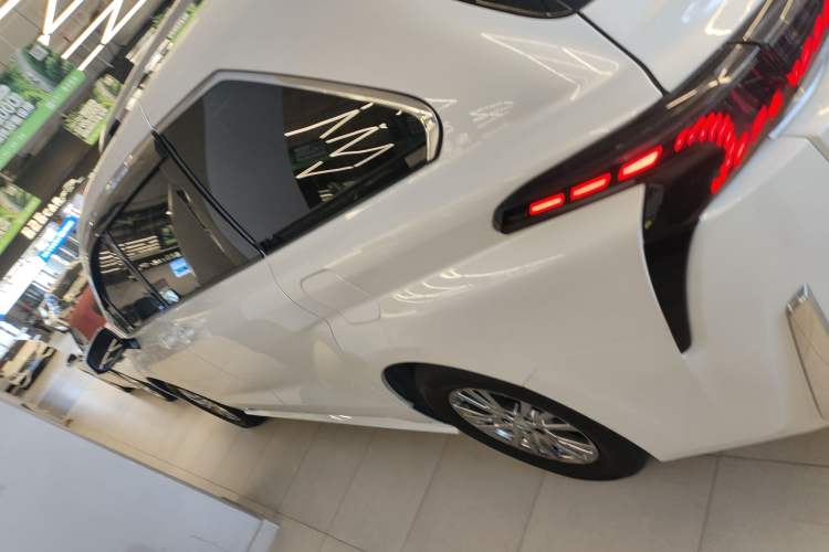 Used Toyota Sienna 2023 2.5L Hybrid Comfort Edition