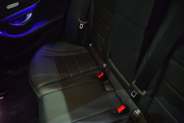 Used Mercedes-Benz C-Class 2021 C 200 L Fashion Edition Sport Version Left Rear Seat