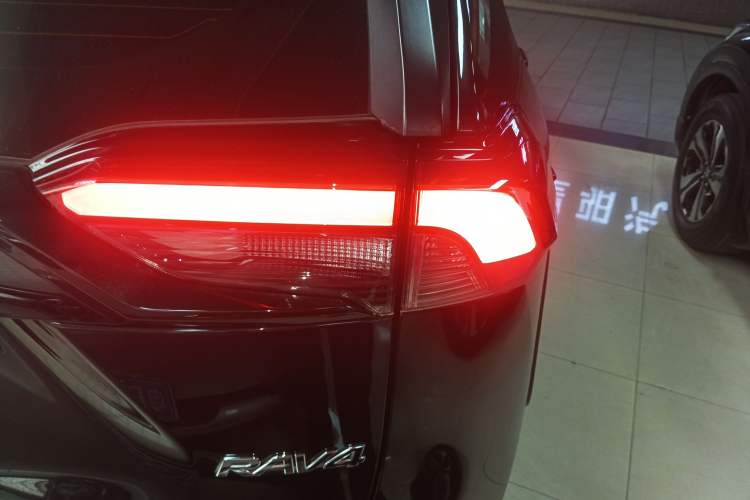 Used Toyota RAV4 2020 2.0L CVT Two-Wheel Drive Fashion PLUS Edition