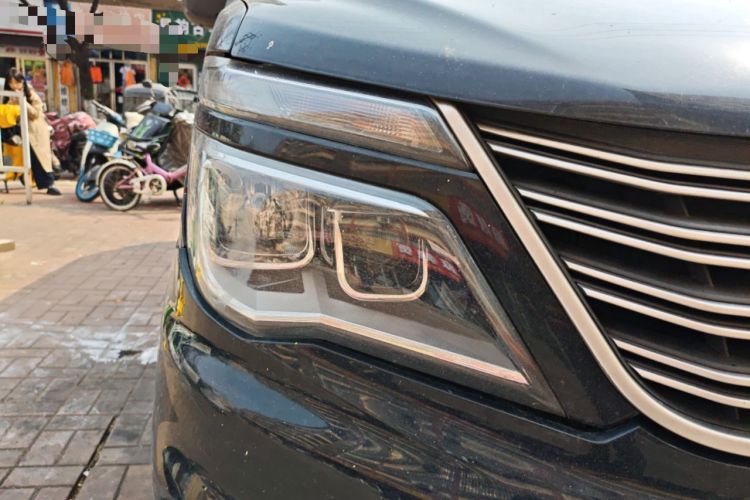 Used FORTHING Lingzhi 2019 Facelifted M5L 1.6L 7-Seater Base Model China VI Standard Right Front Headlight