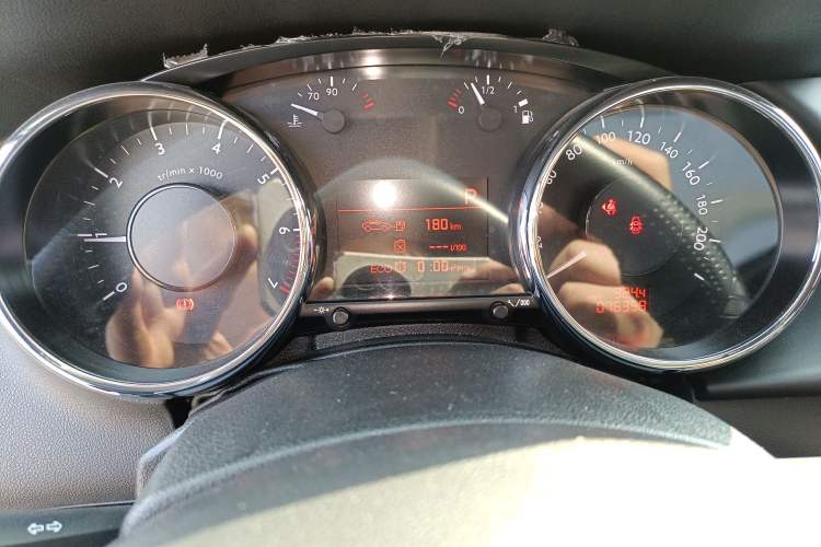 Used Peugeot 3008 2016 1.6THP Automatic Classic Edition Instrument Cluster