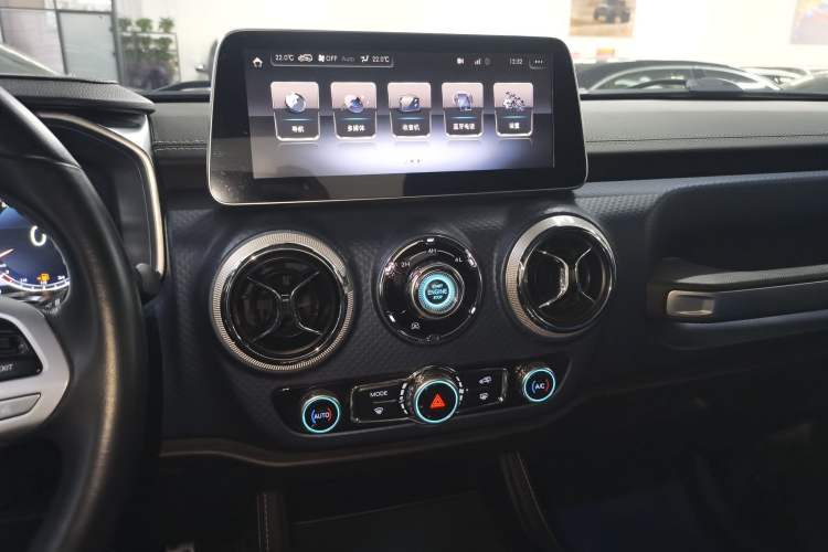 Used BAIC Off-Road F40 2021 2.0T Automatic Cube Edition Audio And AC Panel